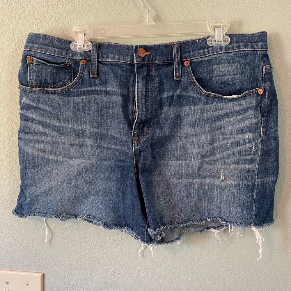 Madewell high rise denim shorts size 32